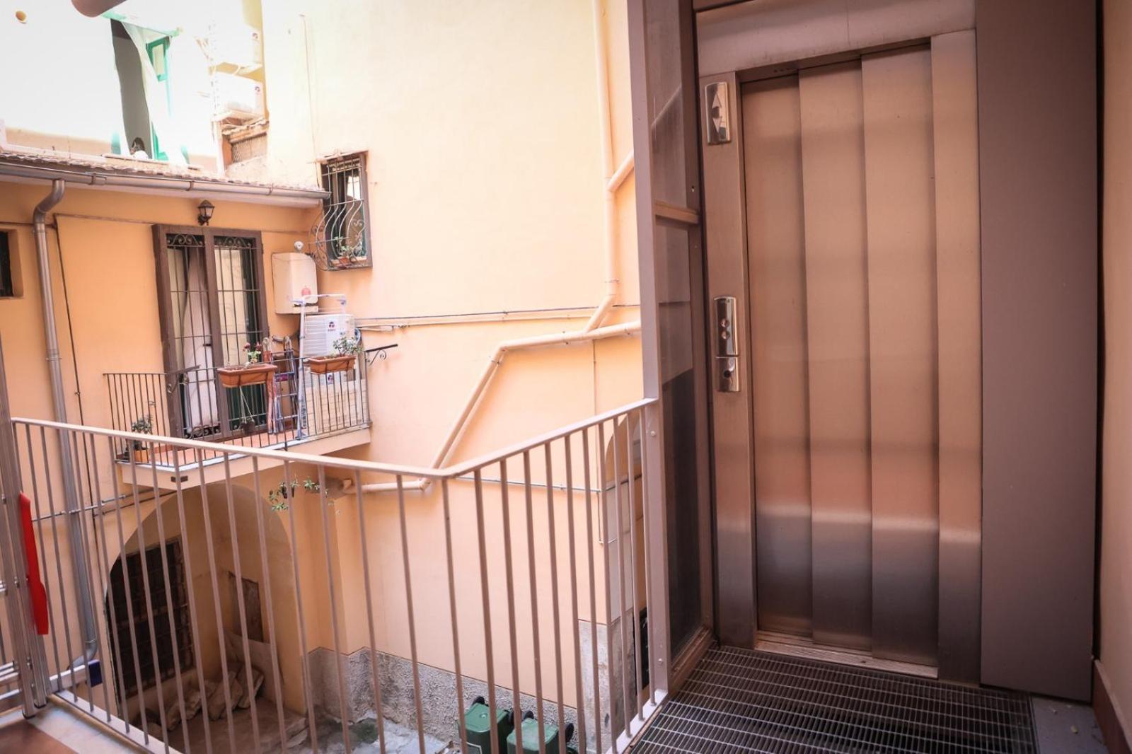 Petramare Charming House Διαμέρισμα Σαλέρνο Εξωτερικό φωτογραφία